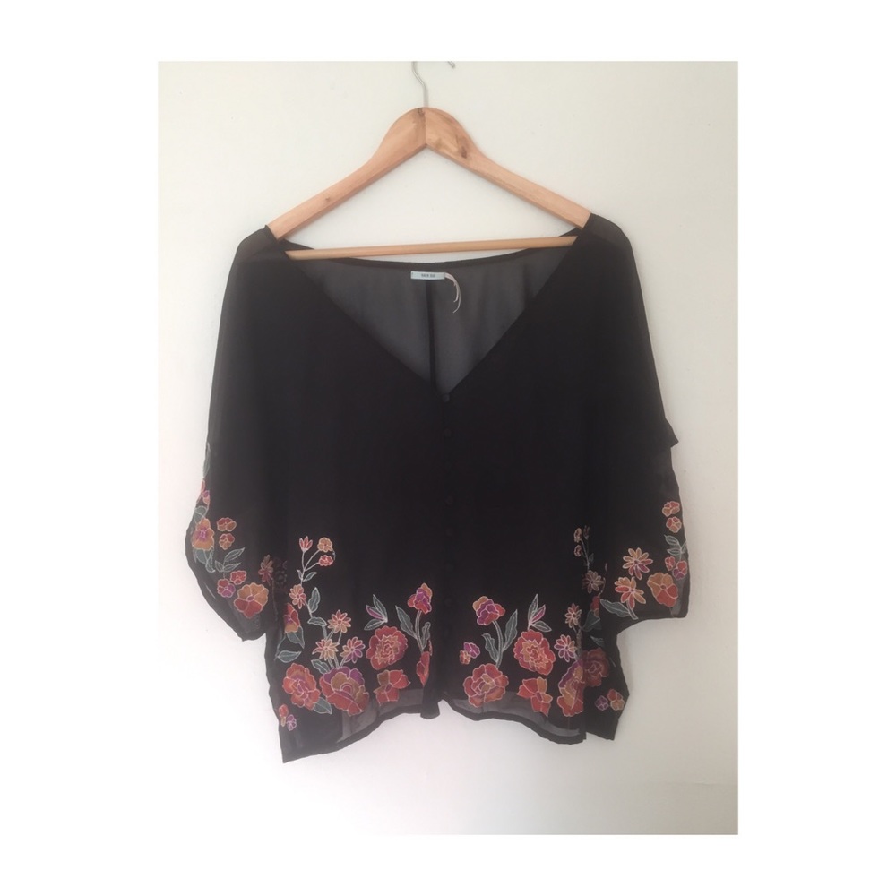 Dolman sleeve embroidered top - KIMCHI BLUE